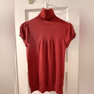 Banana Republic brick red short sleeve knit turtleneck sweater
